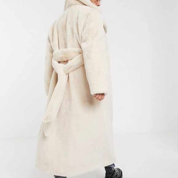 ASOS DESIGN plush faux fur longline maxi with belt in cream - Picture 10 of 13